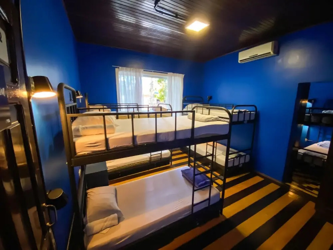 Ôvibe Party Hostel & Arts