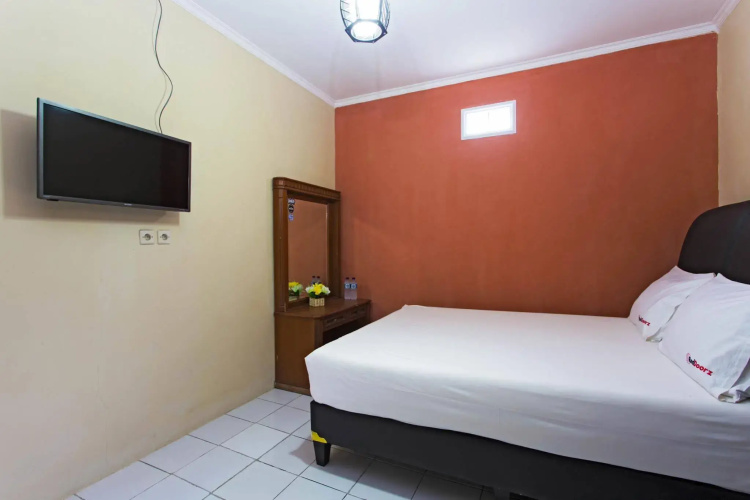 RedDoorz Pesanggrahan