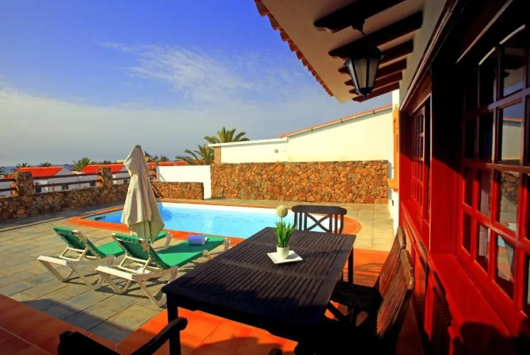 2 Bedrooms Villa