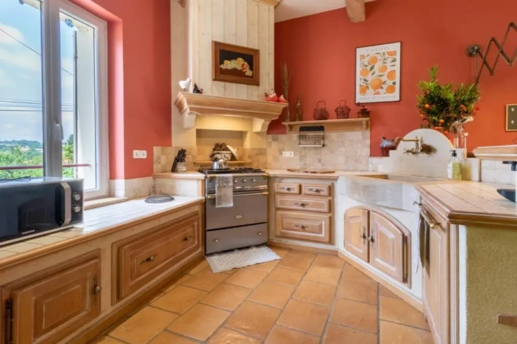 4 Bedrooms Cottage