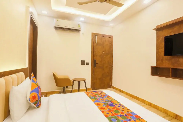 Fabhotel Sugar Inn