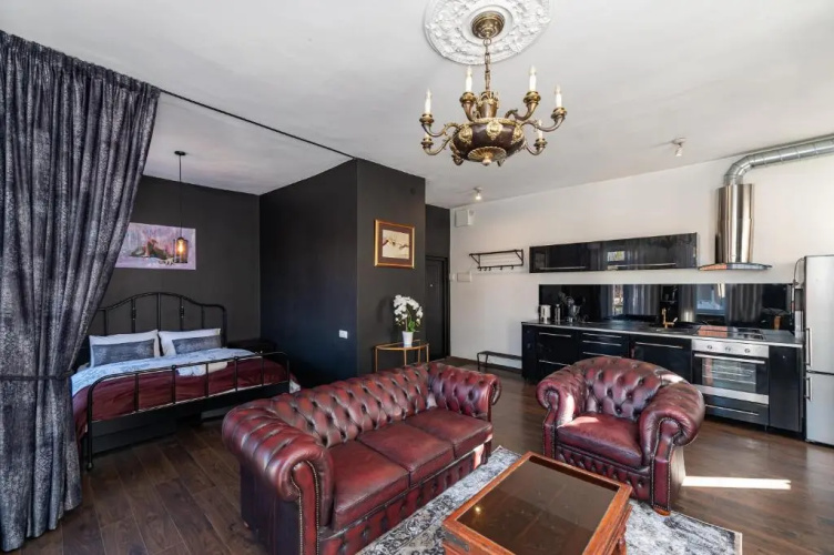 Retro Studio Old Town Apartment by Hostlovers