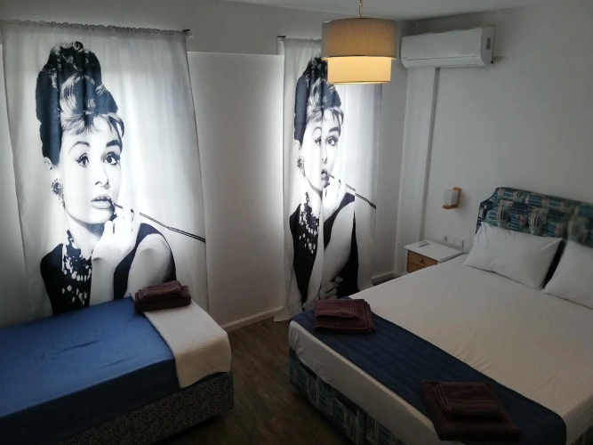 Standard Triple room