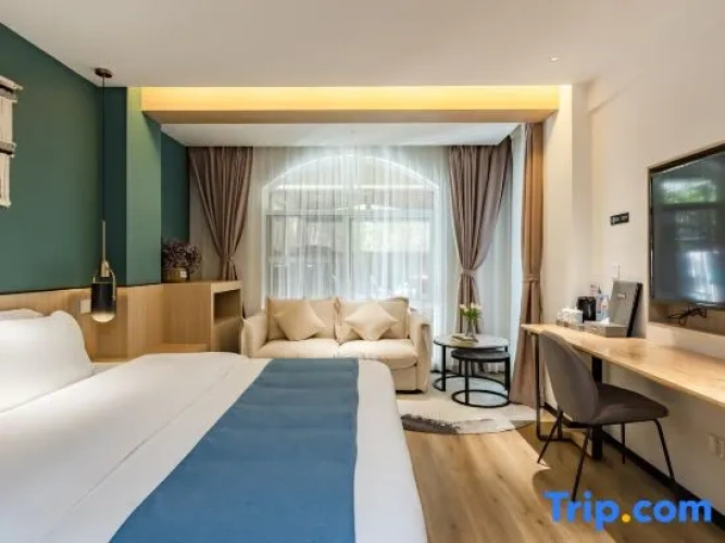 Standard Double room with courtyard view
