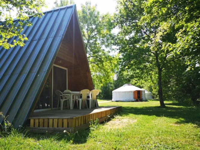 2 Bedrooms Chalet