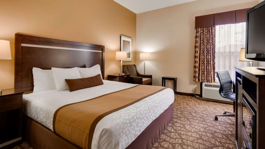 Best Western Plus Belle Meade Inn & Suites