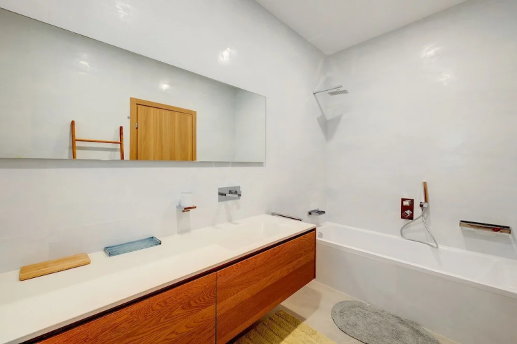 Superb Seafront Family Apartment