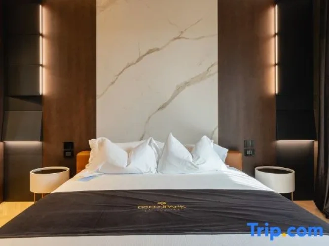 Double Suite with pool view