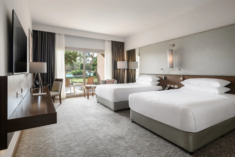 Dusit Thani LakeView Cairo