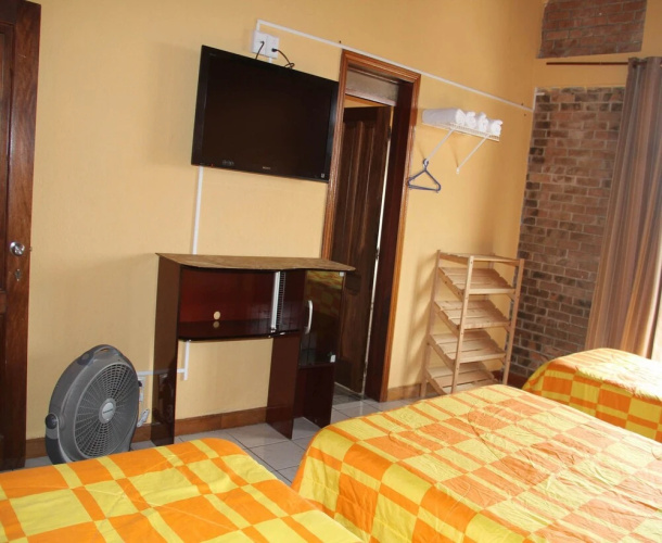 Euro Hostal - Hostel