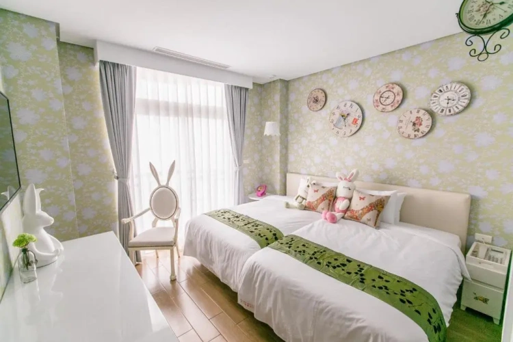 Standard Twin room with balcony