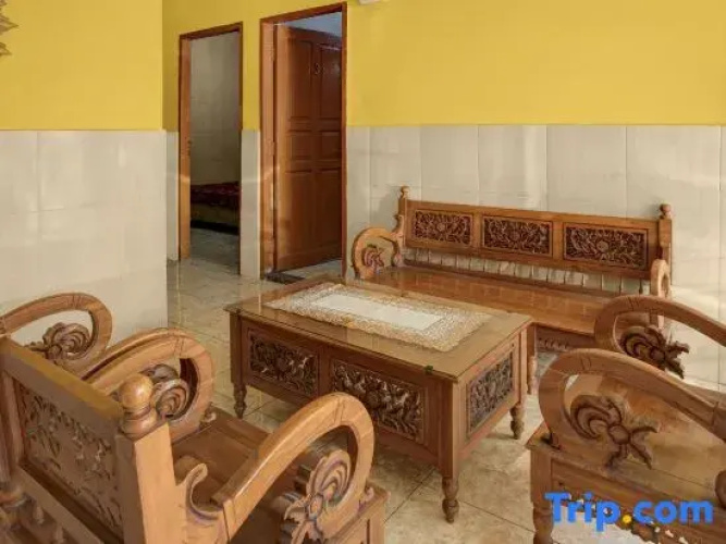 OYO 94908 Demang Kostel