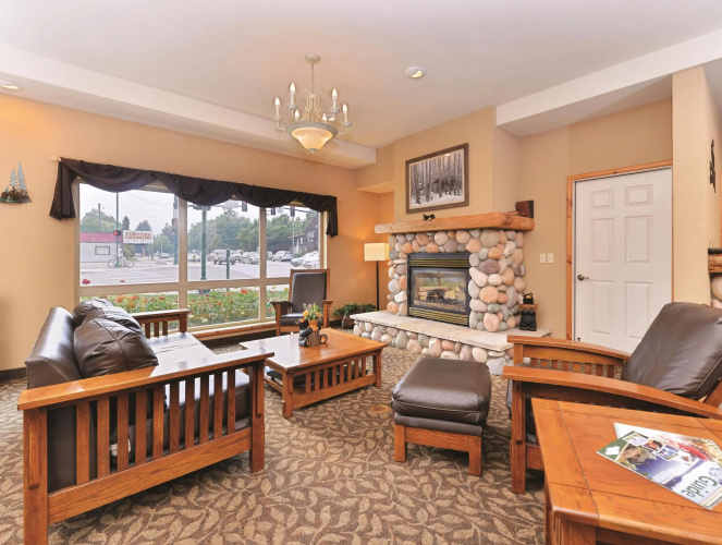Sandpoint Hotel & Suites Downtown