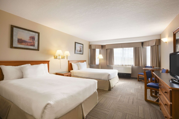 Days Inn by Wyndham Hinton photo 6