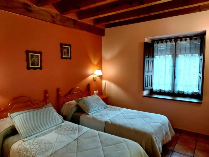 6 Bedrooms Cottage