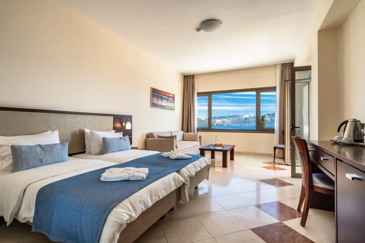Superior room with sea view