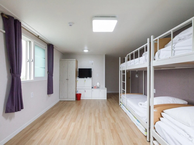 Edel Guesthouse - Hostel