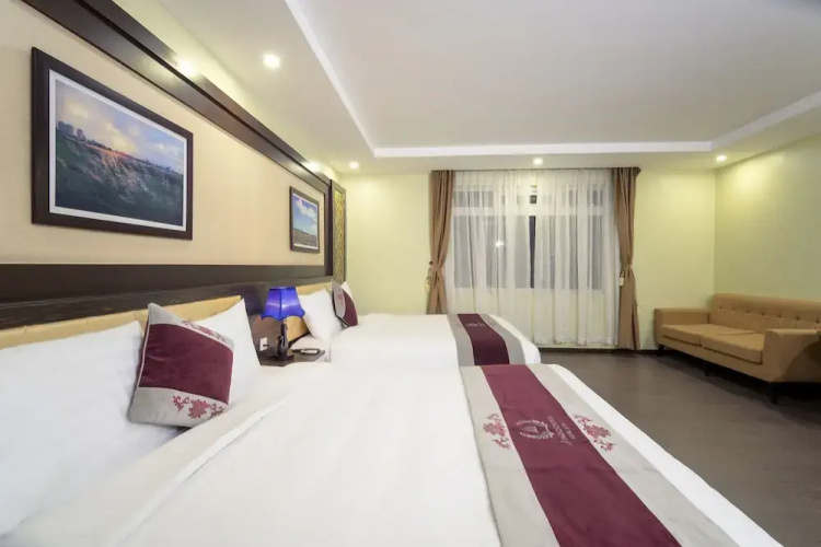 Me Q Beach Hotel & Apartment