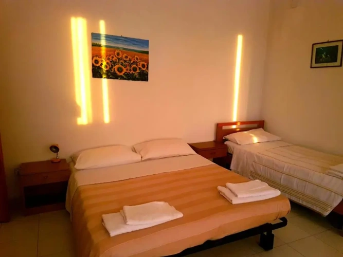 Standard Triple room