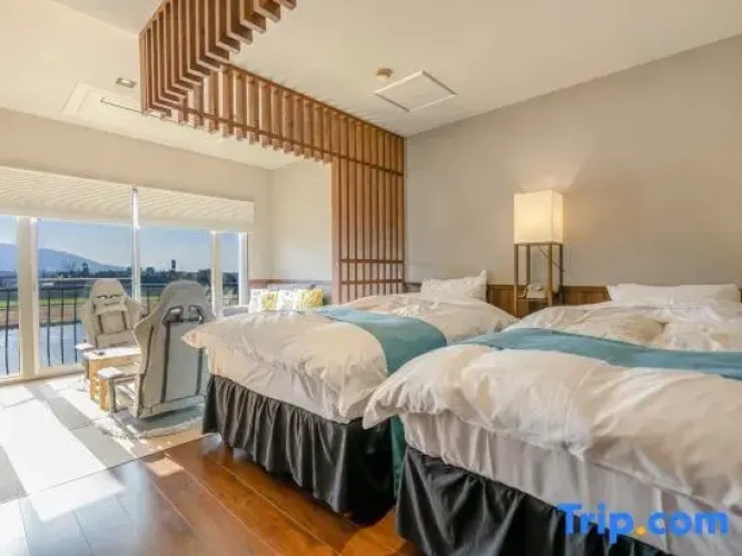 Standard room with river view