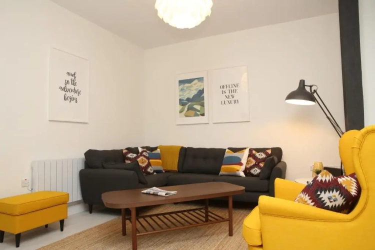 2 Bedrooms Apartment