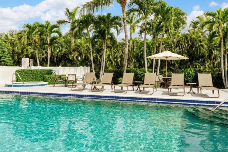 Olde Marco Island Inn & Suites photo 12