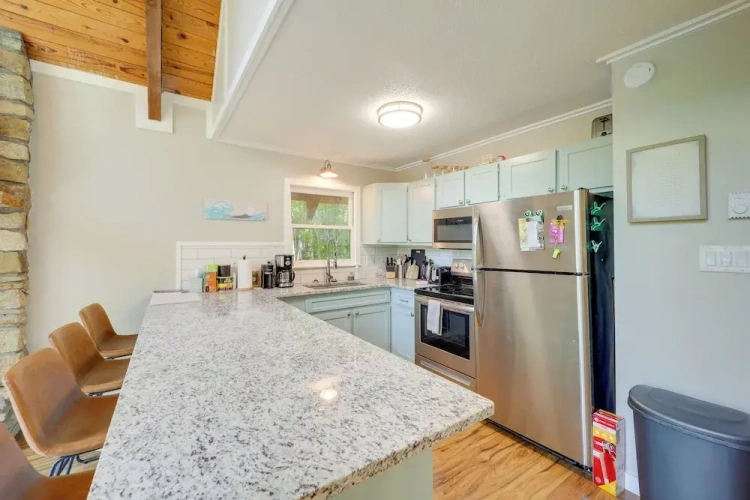 3 Bedrooms Cottage with balcony