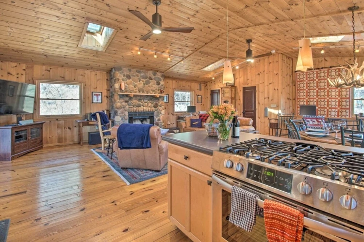 2 Bedrooms Cottage