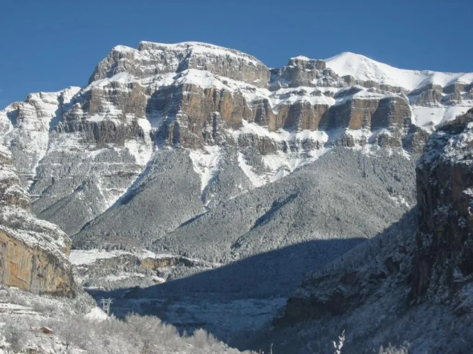 Standard Double room with mountain view