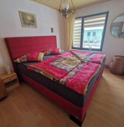 Gemutliches Ferienhaus mit Pool in Blankenburg