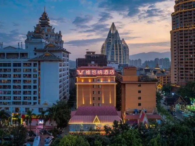 Vienna Hotel Xishuangbanna Gaozhuang Starlight Night Marke
