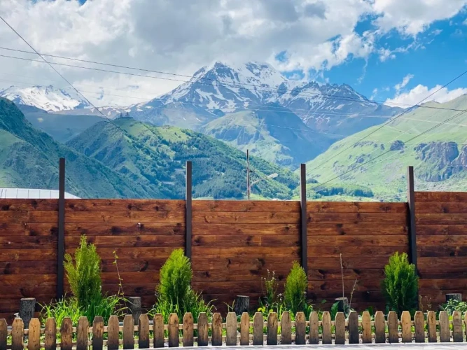 Standard Twin room with mountain view