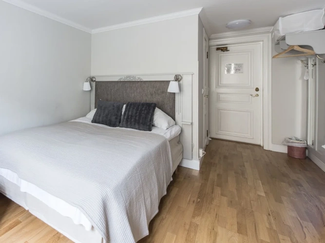 Economy Single room with courtyard view