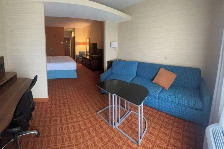 Peach Tree Inn And Suites