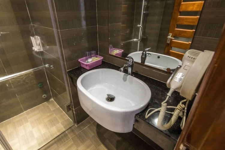Hoang Trung Hotel