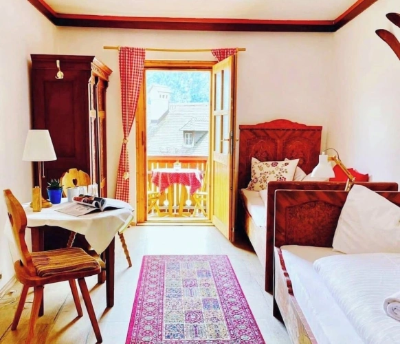 Standard Twin room with balcony and with lake view