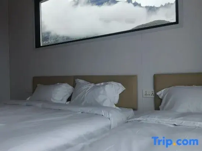 2 Bedrooms Villa with mountain view