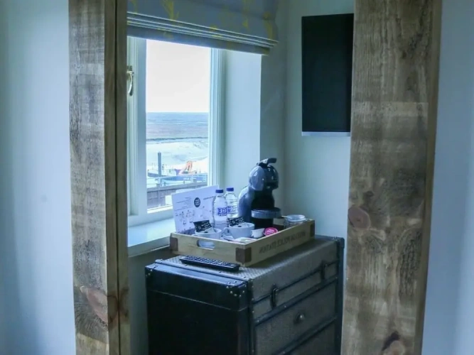 Standard Double room with partial sea view