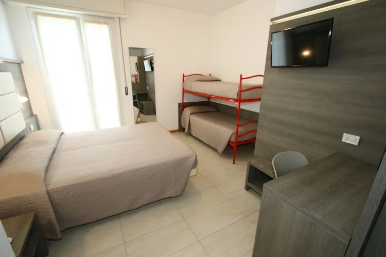 Superior Quadruple room with balcony