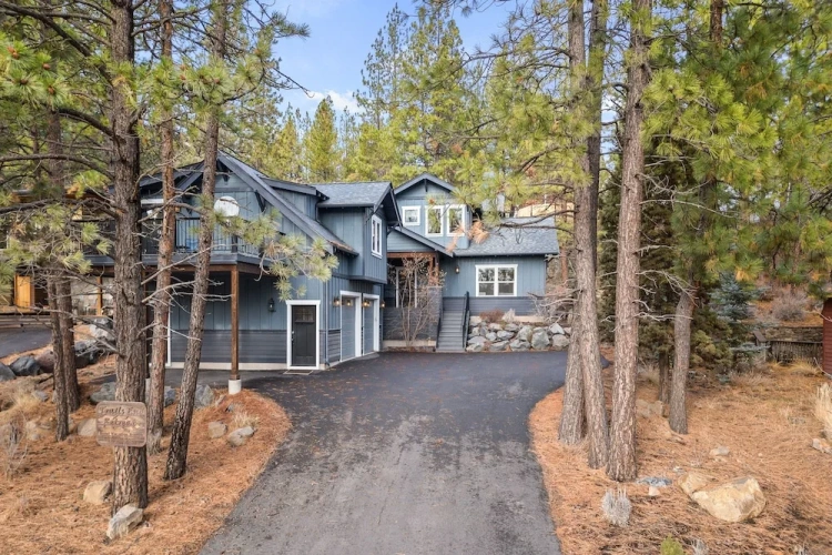 5 Bedrooms Cottage
