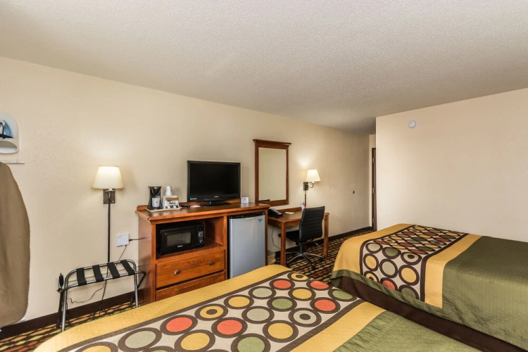 Super 8 Grand Forks