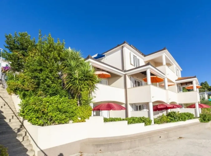 1 Bedroom Apartment with sea view