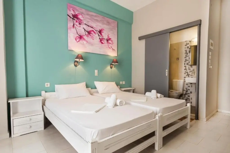 Standard Triple room with balcony