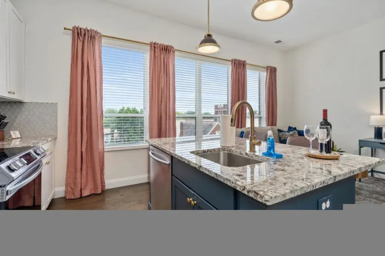 Top Floor 1BR At Luxe23