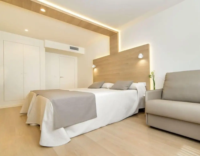 Standard room with balcony