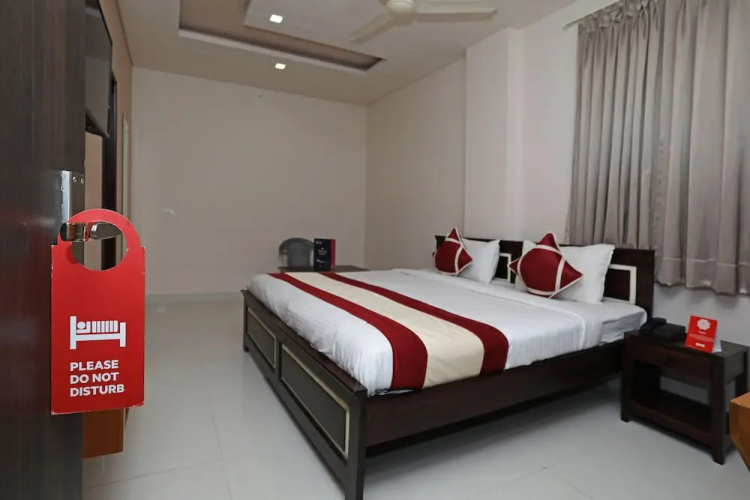 OYO 10249 Hotel Gurukripa