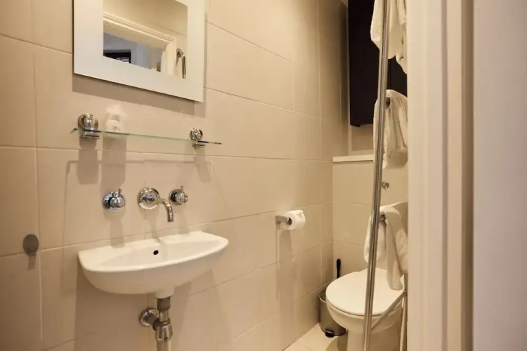 Hampstead Parkside Apartment