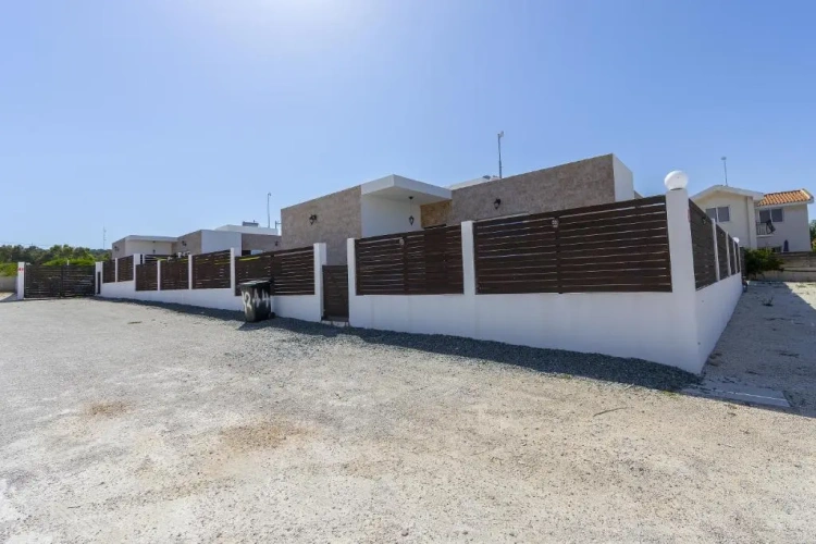 3 Bedrooms Cottage