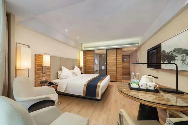 Hecheng Hotel