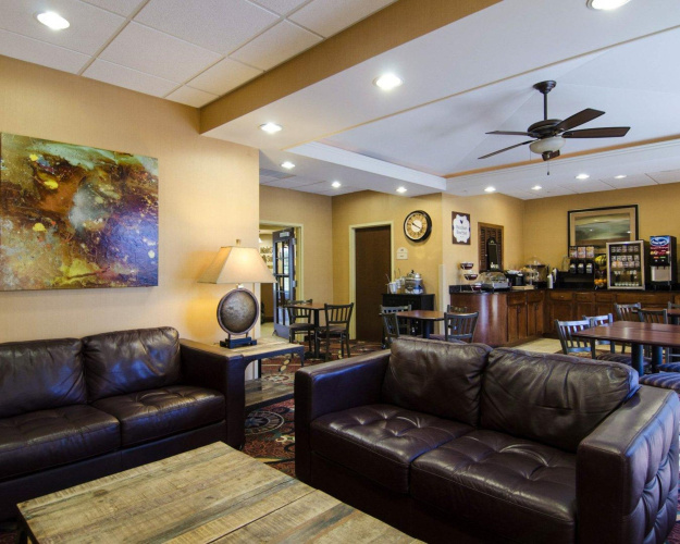Comfort Suites Batesville